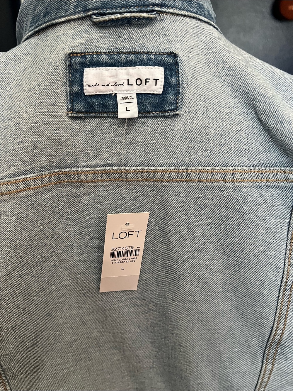 NWT LOFT Light Wash Denim Jean Jacket Trucker Sz L - Picture 5 of 5